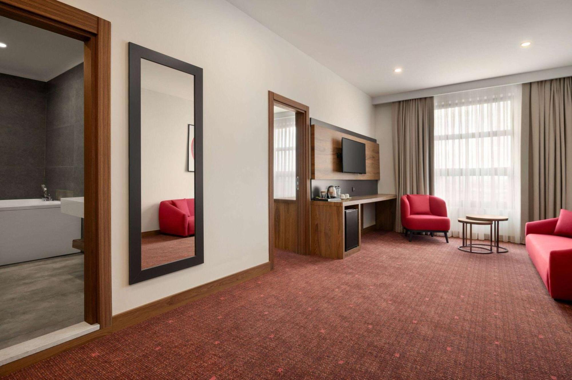 Hotel Ramada By Wyndham Karacabey Bursa Exterior foto